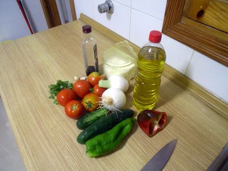 800px-gazpacho_ingredients