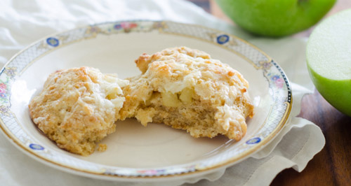 Scones de manzana, chedda y nueces